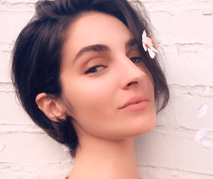 Emina Cunmulaj - American model