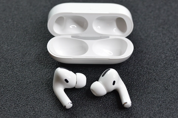 Apple AirPods Pros and Cons