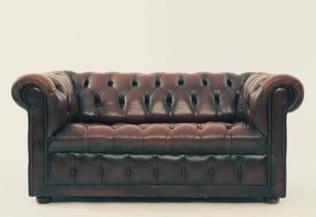 Leather Sofa Is Back In Fashion