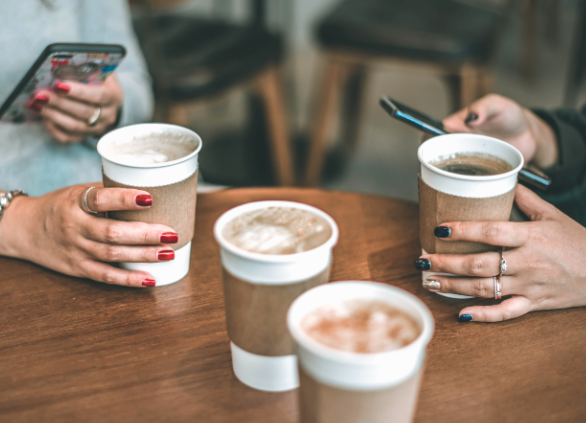Top 5 Benefits of Using Customized Disposable Coffee Cups for Your Café